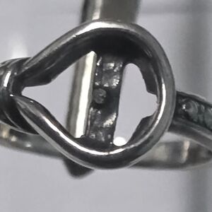 Elegant 925 Silver Women's Ring (Missing Stone)